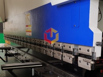 數(shù)控折彎機